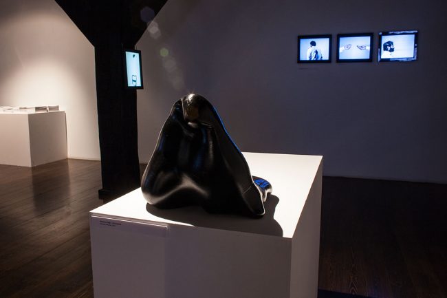Wystawa Czarna dziura w galerii Wozownia w Turiuniu kuratorowana przez Urszulę Kluz-Knopek